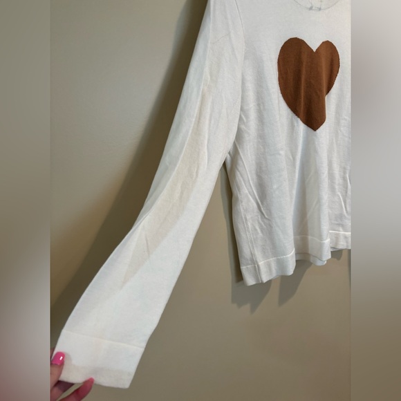 J Crew Women's White Top light weight sweater with Brown Heart size XL - Picture 3 of 7